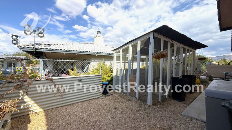 Stunning 3 Bedroom, 2 Bathroom Hesperia Home w/ Solar!!! property image