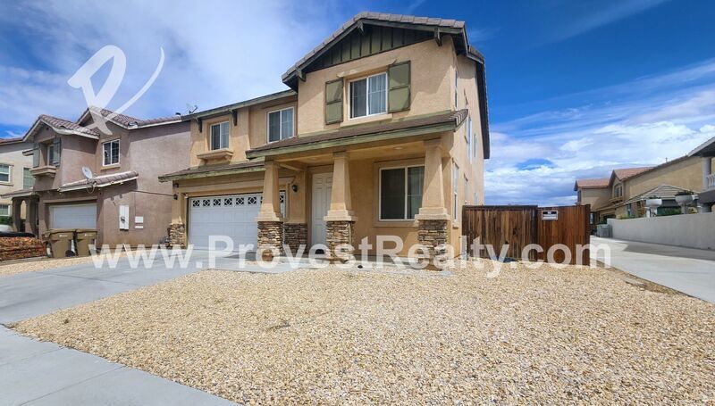 HUGE 5 Bedroom, 3 Bathroom Home in Hesperia!! property image