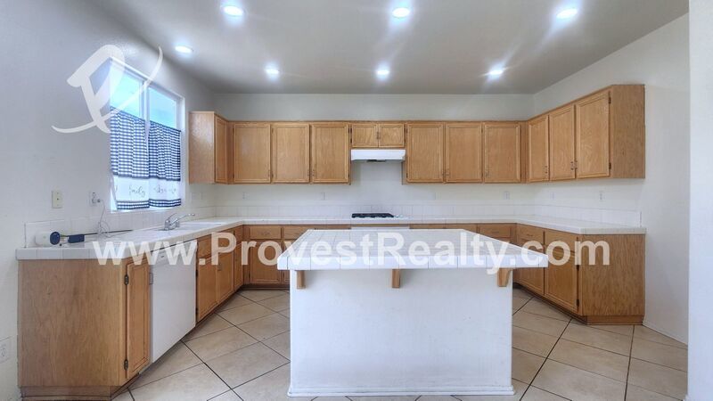 HUGE 5 Bedroom, 3 Bathroom Home in Hesperia!! property image