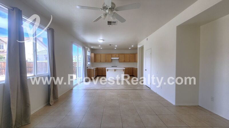 HUGE 5 Bedroom, 3 Bathroom Home in Hesperia!! property image