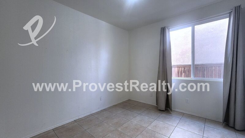 HUGE 5 Bedroom, 3 Bathroom Home in Hesperia!! property image