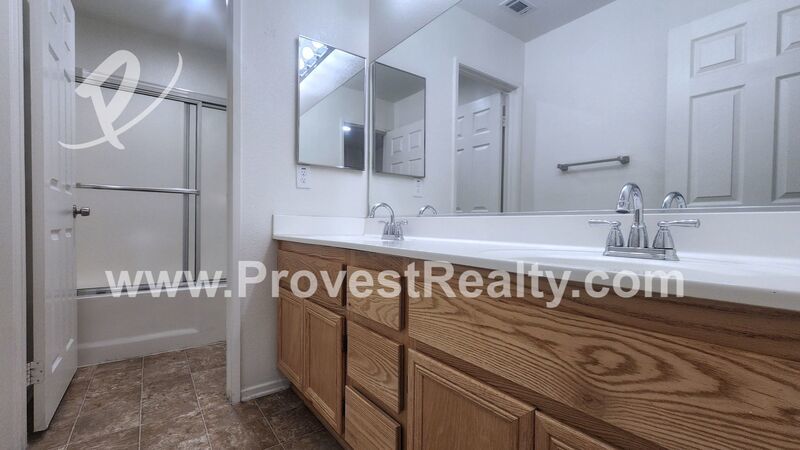 HUGE 5 Bedroom, 3 Bathroom Home in Hesperia!! property image