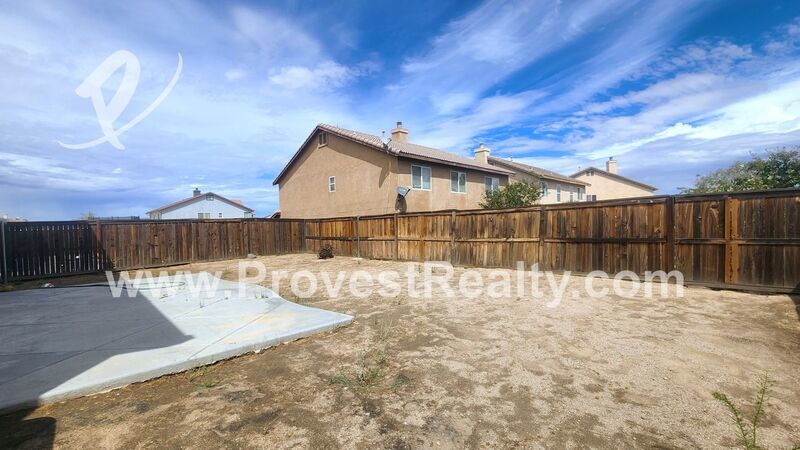 HUGE 5 Bedroom, 3 Bathroom Home in Hesperia!! property image