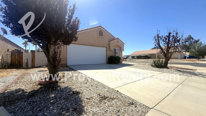Cozy 3 Bedroom, 2 Bathroom Victorville Home!!! property image