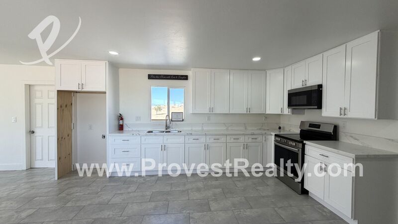 Recently Updated 4 Bedroom, 2 Bathroom Home in Apple Valley!!! property image
