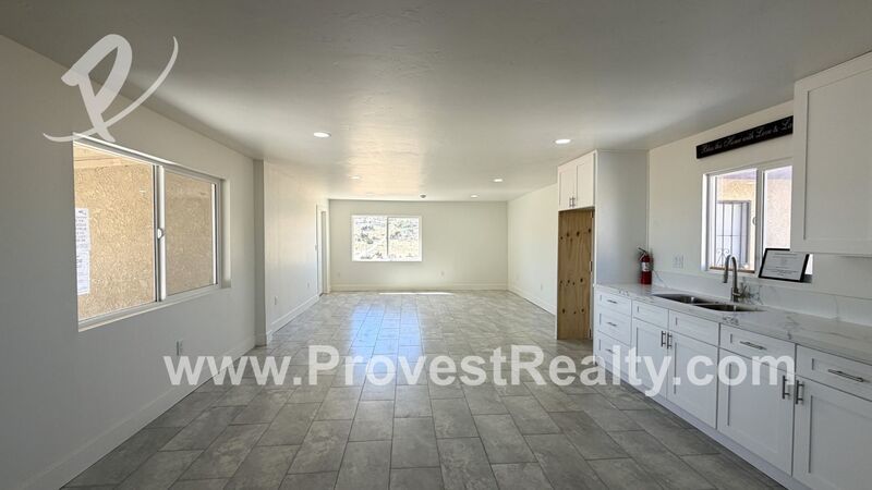 Recently Updated 4 Bedroom, 2 Bathroom Home in Apple Valley!!! property image