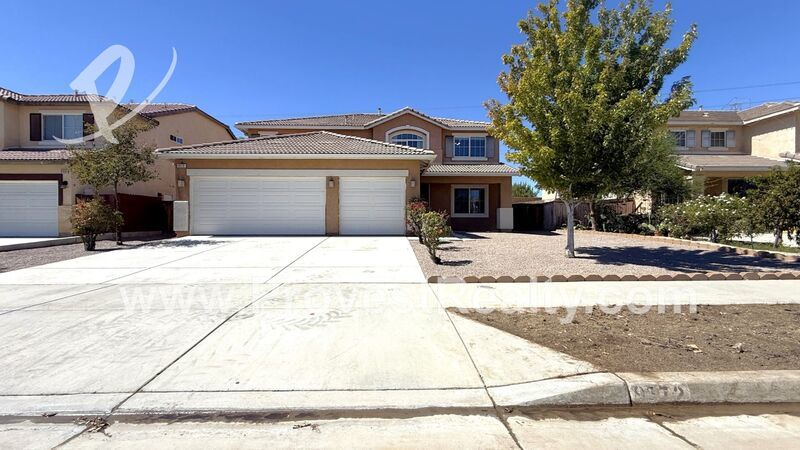 Big & Beautiful 5 Bedroom, 2.5 Bathroom Oak Hills Home!!! property image
