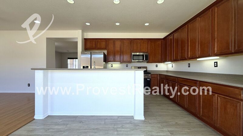 Big & Beautiful 5 Bedroom, 2.5 Bathroom Oak Hills Home!!! property image