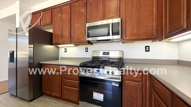 Big & Beautiful 5 Bedroom, 2.5 Bathroom Oak Hills Home!!! property image