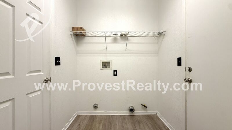 Big & Beautiful 5 Bedroom, 2.5 Bathroom Oak Hills Home!!! property image