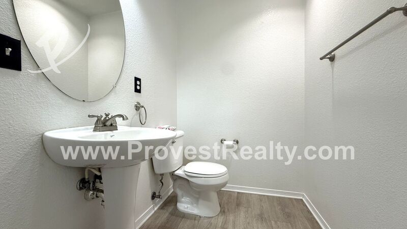 Big & Beautiful 5 Bedroom, 2.5 Bathroom Oak Hills Home!!! property image