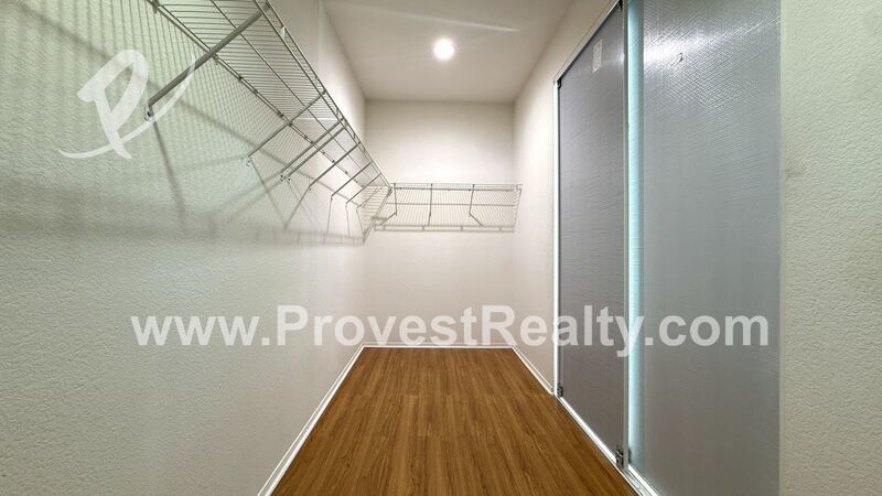 Big & Beautiful 5 Bedroom, 2.5 Bathroom Oak Hills Home!!! property image
