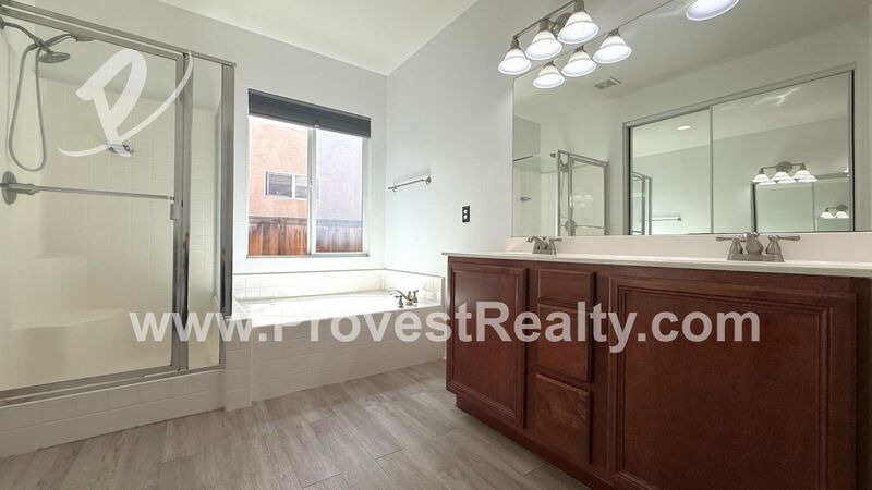 Big & Beautiful 5 Bedroom, 2.5 Bathroom Oak Hills Home!!! property image
