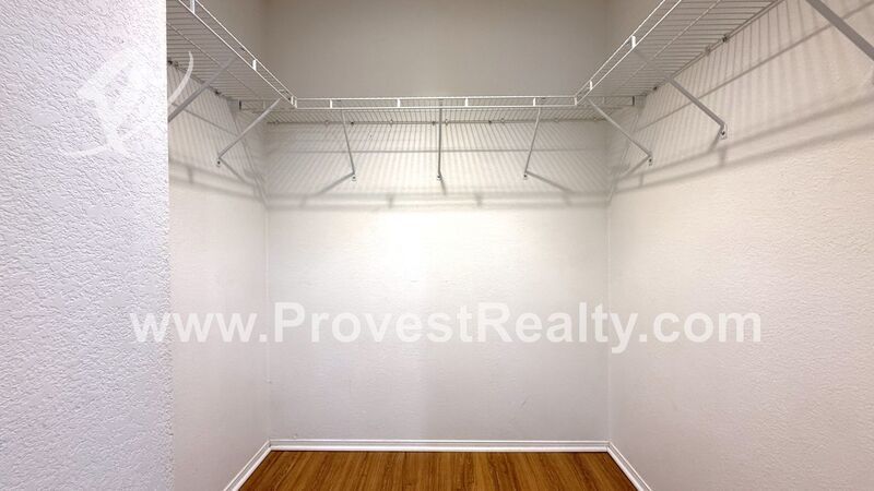 Big & Beautiful 5 Bedroom, 2.5 Bathroom Oak Hills Home!!! property image